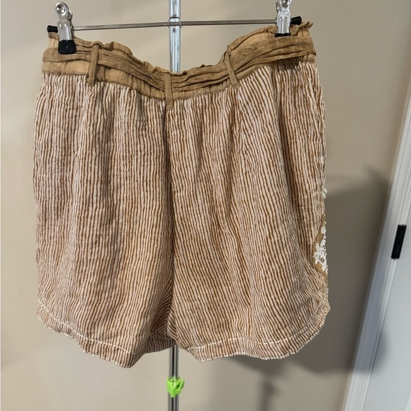 Chloe Laetitia yellow striped high waisted shorts embroidered M/L like new - Picture 6 of 7